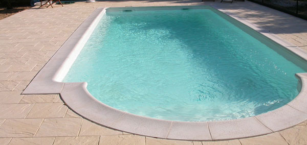 Création piscine béton à Pussigny